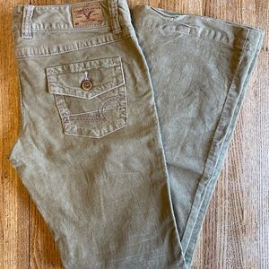 American Eagle Stretch Skinny Flare Corduroys. Size 10.